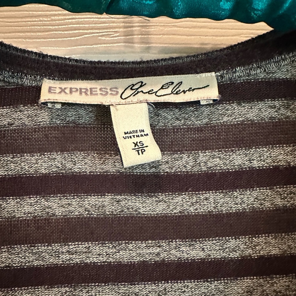 Express tunic hi-lo oversized 3/4 sleeve shirt - Picture 3 of 7
